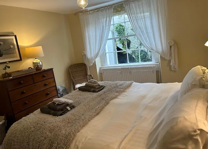 Southcot Place, Apartment With Garden