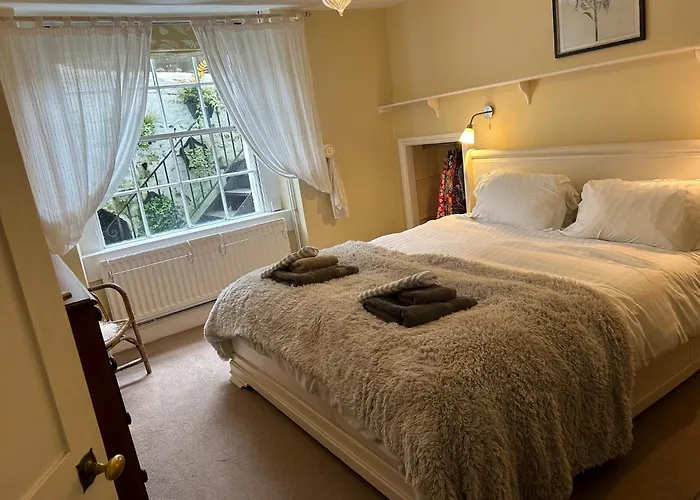 Southcot Place, Apartment With Garden